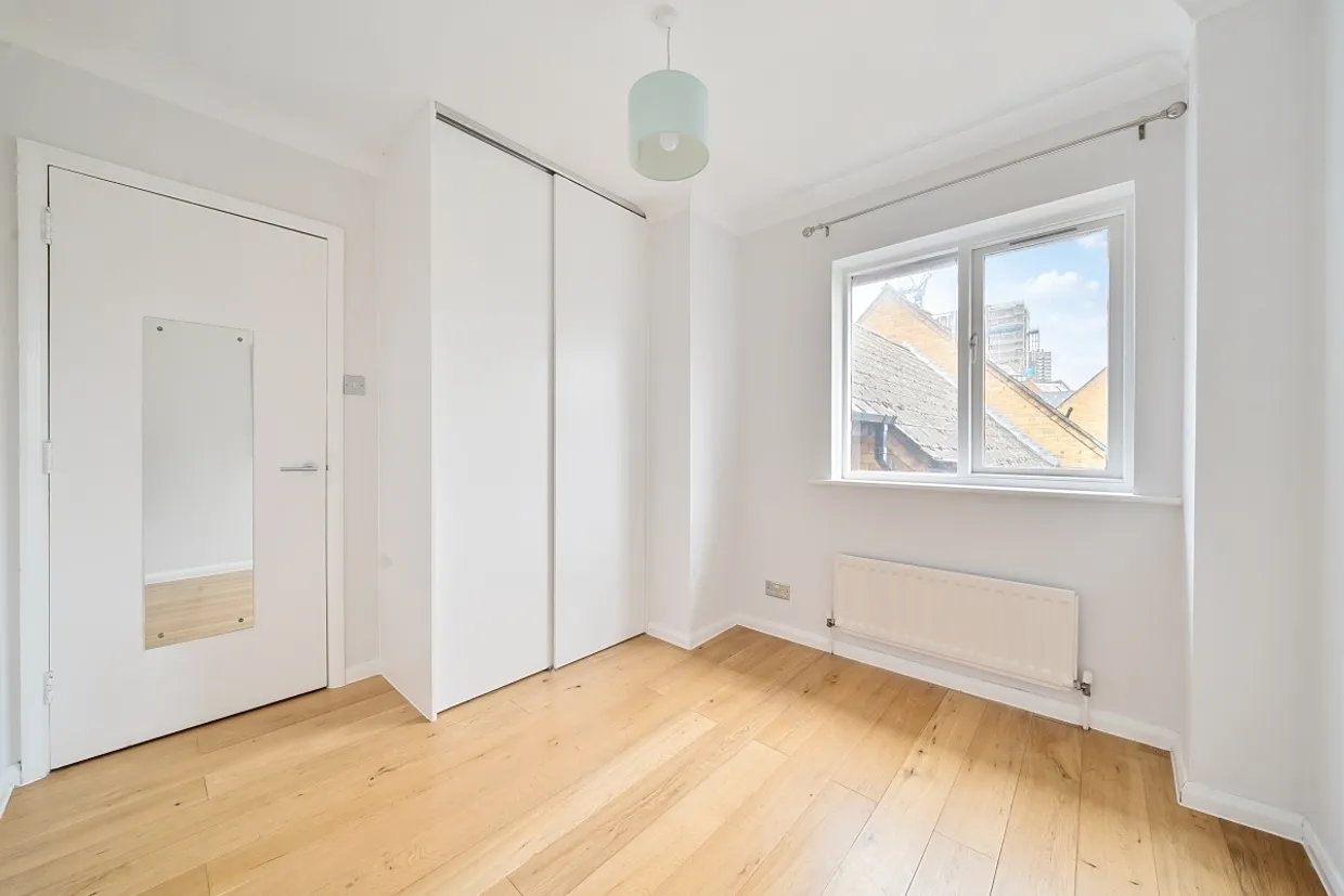 Welland Mews, Wapping, E1W photo 13