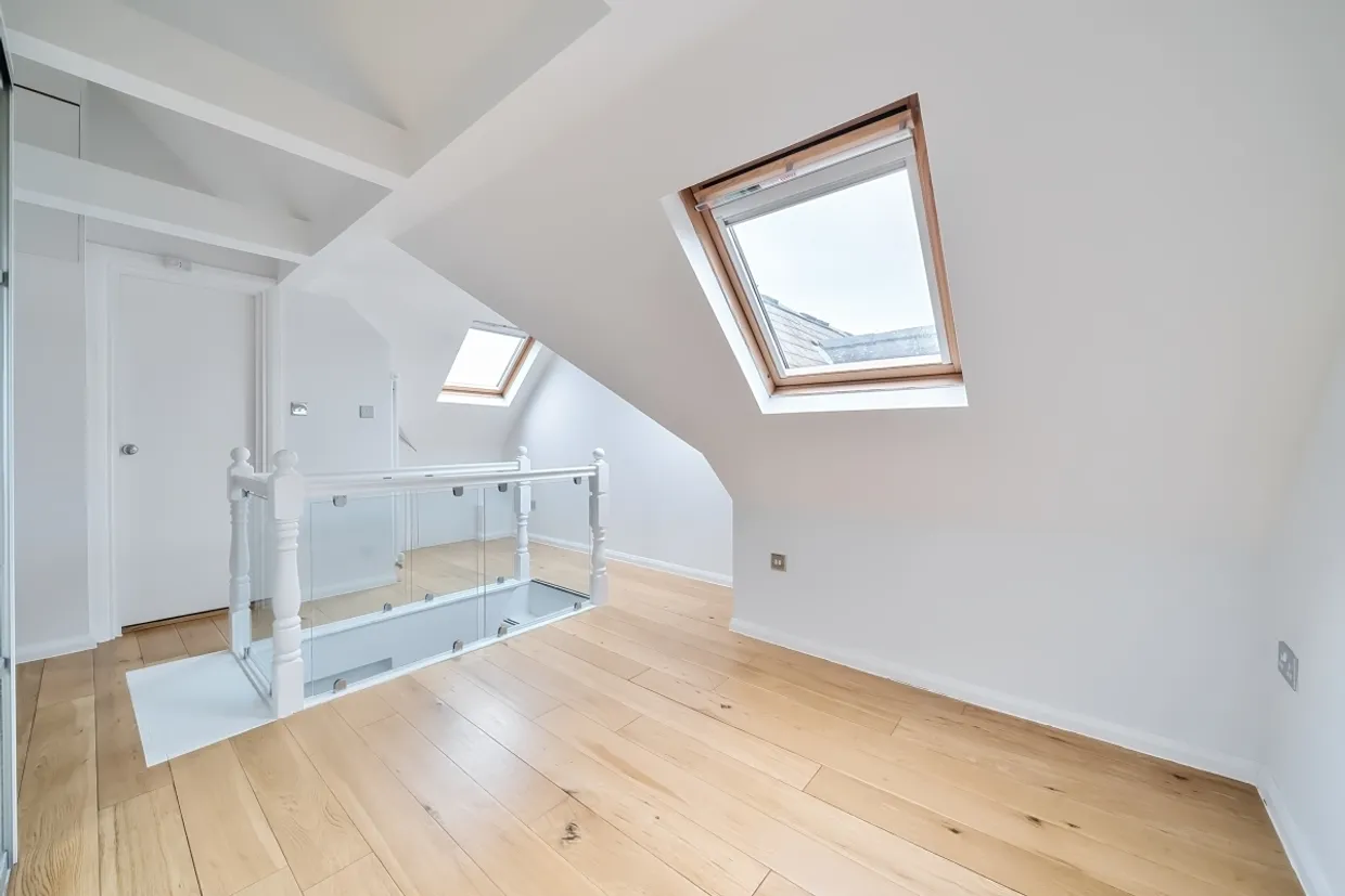 Welland Mews, Wapping, E1W photo 15