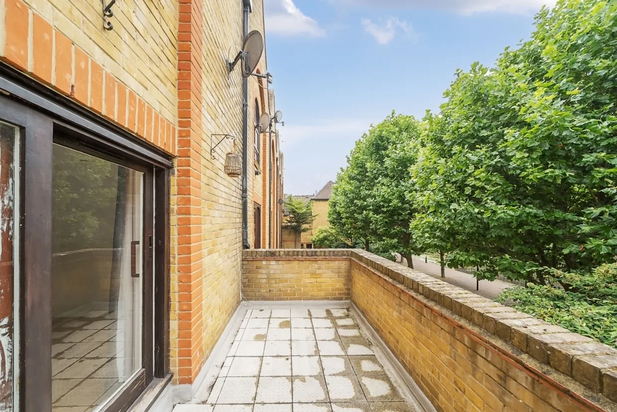 Welland Mews, Wapping, E1W photo 17