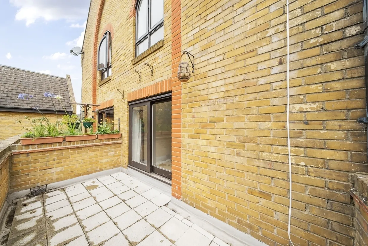 Welland Mews, Wapping, E1W photo 18