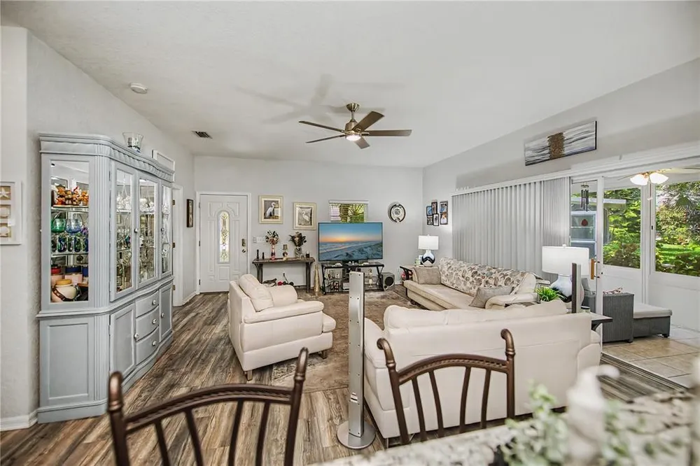 1470 Tamiami Trail, Port Charlotte, FL 33948