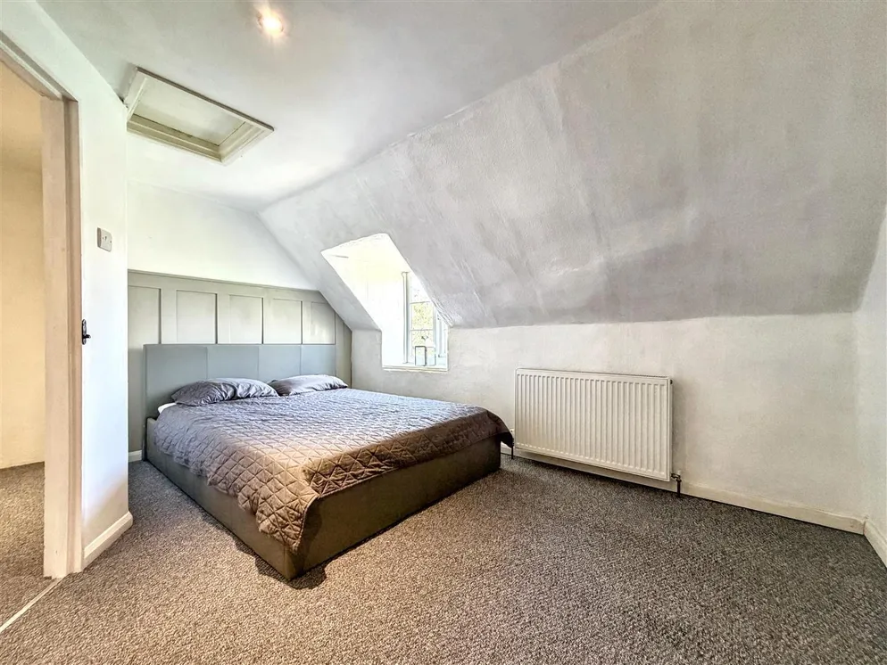 Property carousel item 12