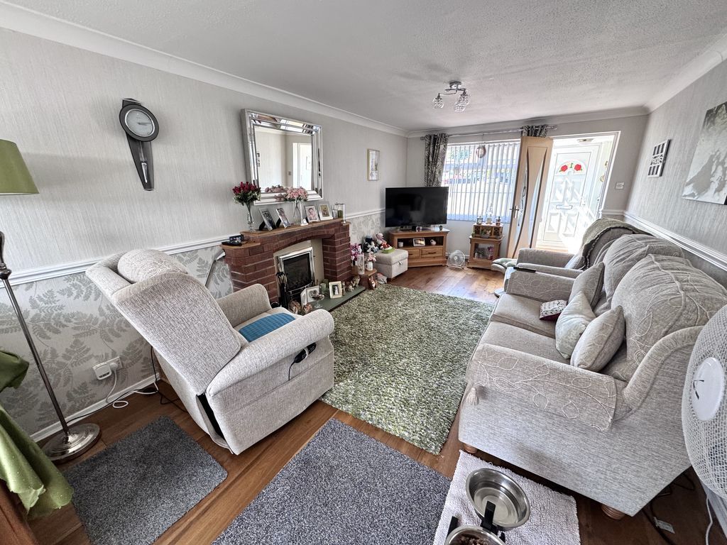 Somerset Drive, Nuneaton Image 2