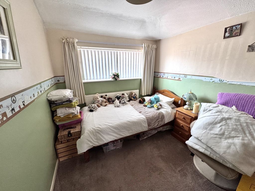 Somerset Drive, Nuneaton Image 8
