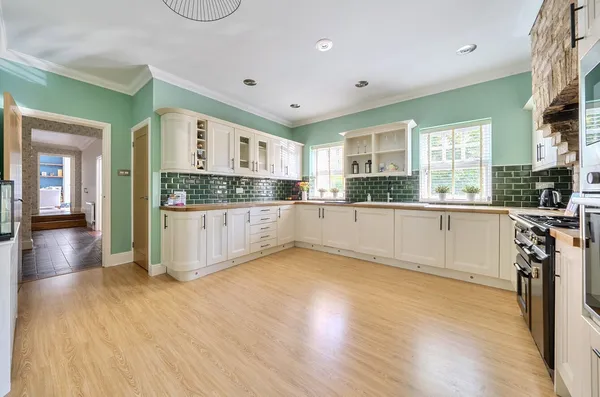 Woodlands Grange, Earls Barton, NN6 photo 3