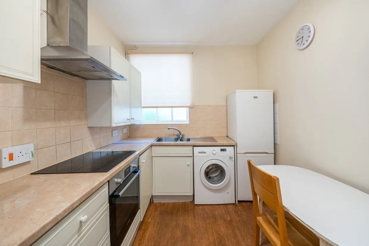 Vicarage Crescent London SW11 photo 5