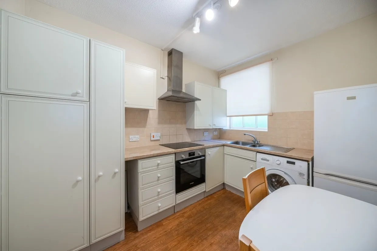 Vicarage Crescent London SW11 photo 9