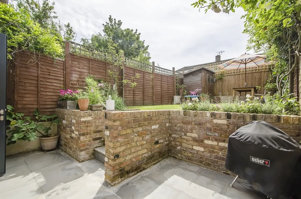 Ravenswood Road London SW12 photo 14