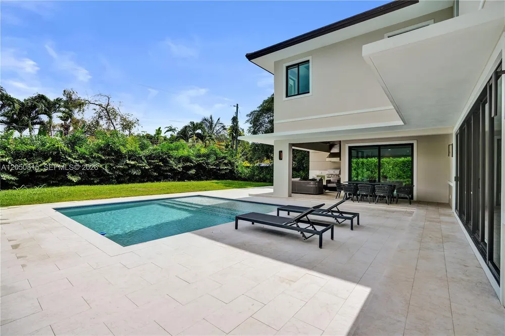 6415 SW 83rd St, Miami, FL 33143
