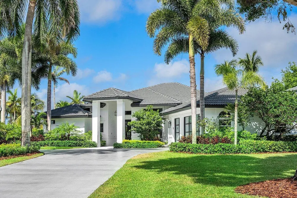 8331 Sawpine Rd, Delray Beach, FL 33446