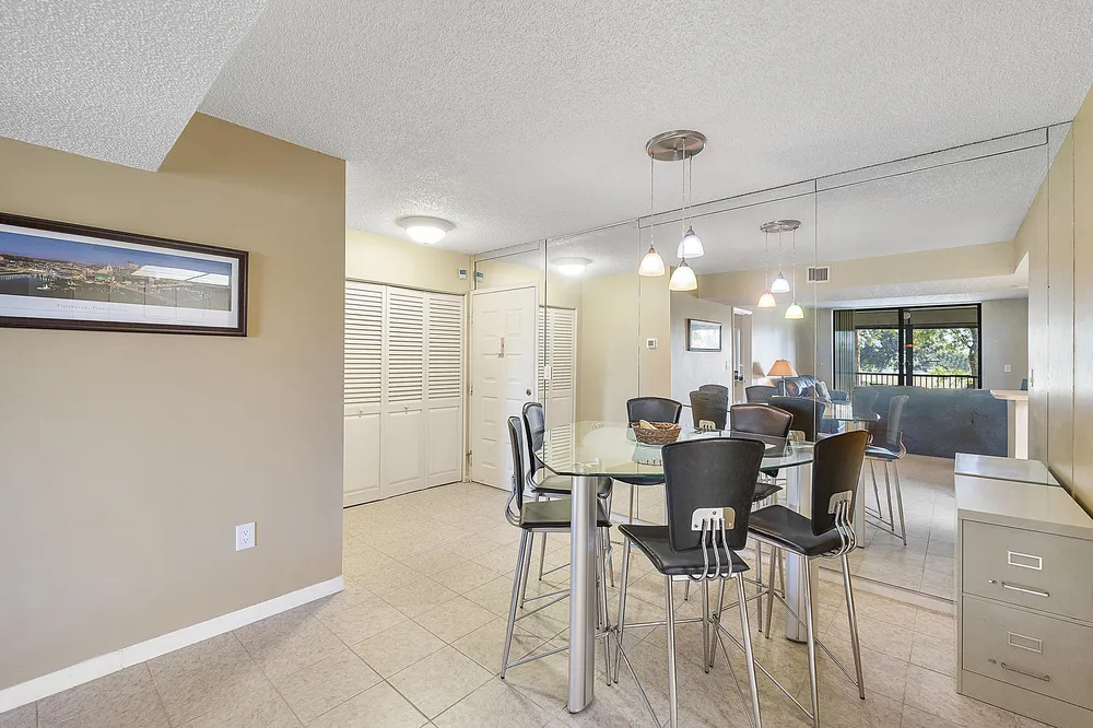 5530 NW 44th St, Lauderhill, FL 33319
