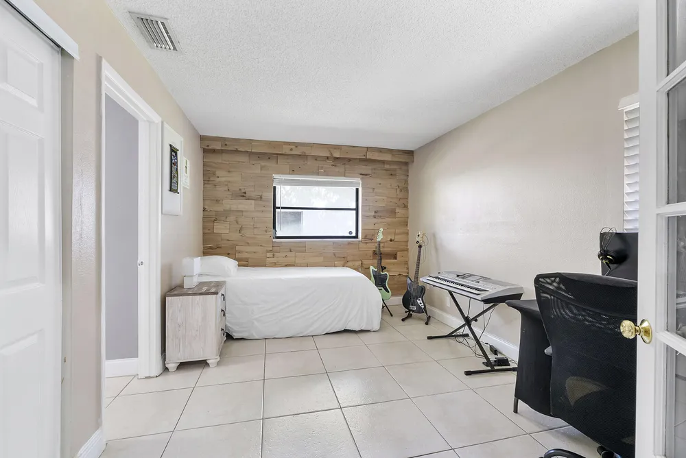 4149 Palm Forest Dr S, Delray Beach, FL 33445