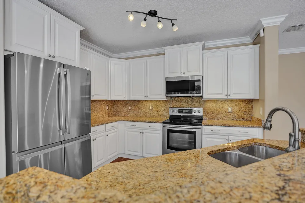 7553 Sally Lyn Ln, Lake Worth Beach, FL 33467