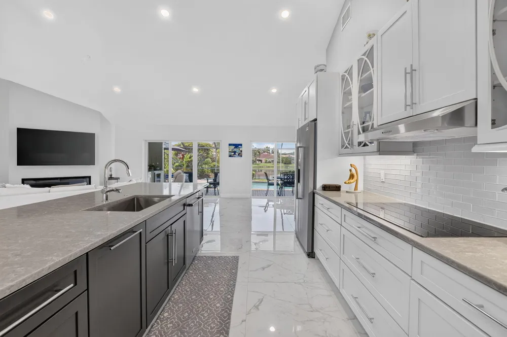 7082 NW 3rd Ave, Boca Raton, FL 33487