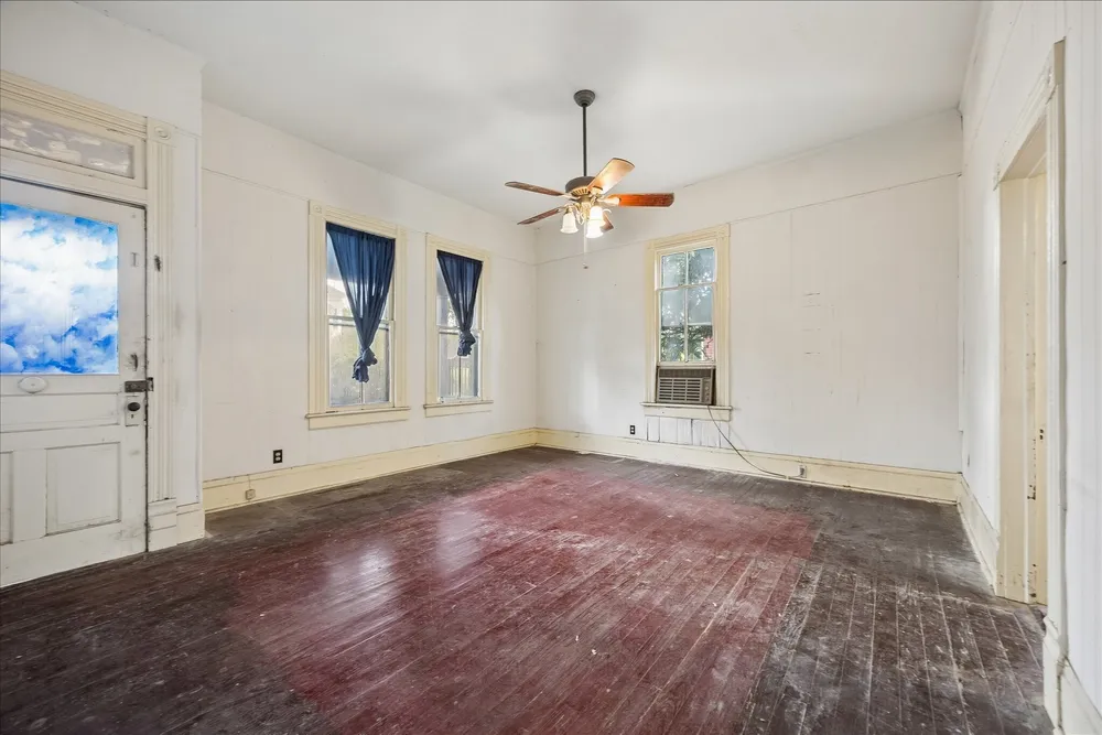 1814 Kane St, Houston, TX 77007-7609