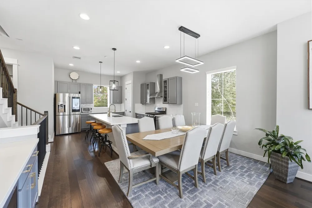 920 Thornton Rd, Houston, TX 77018