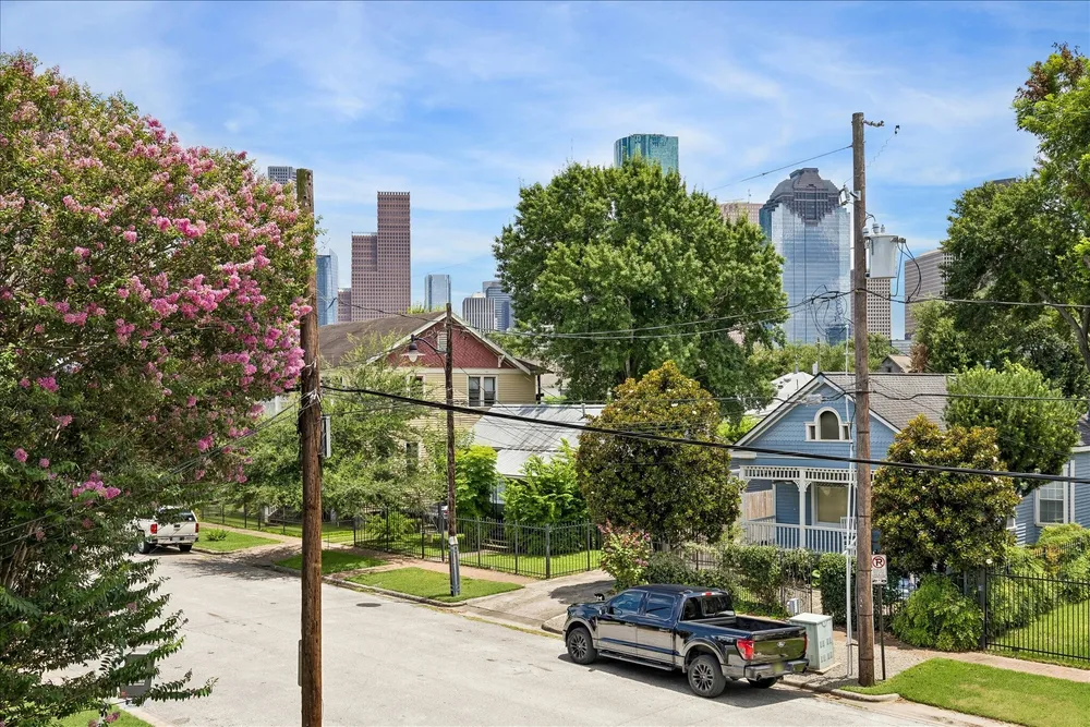 1814 Kane St, Houston, TX 77007-7609