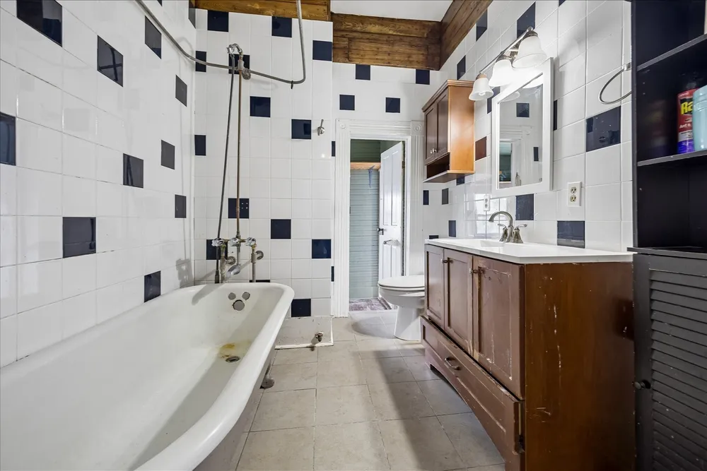 1814 Kane St, Houston, TX 77007-7609