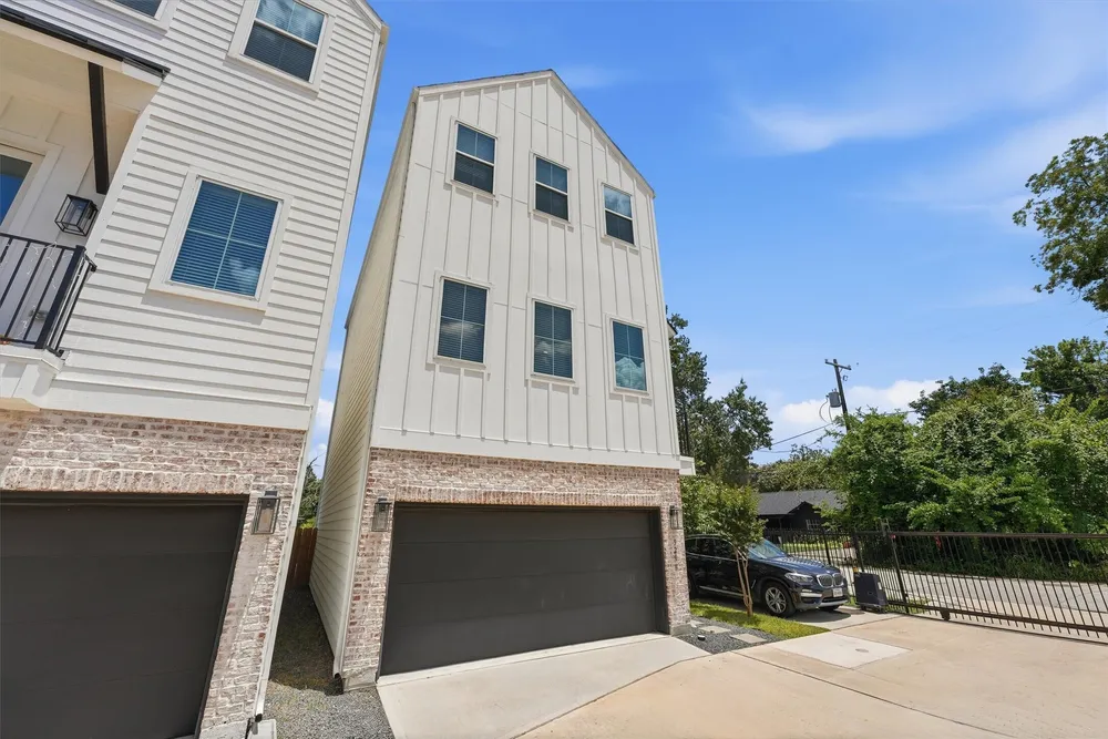 920 Thornton Rd, Houston, TX 77018