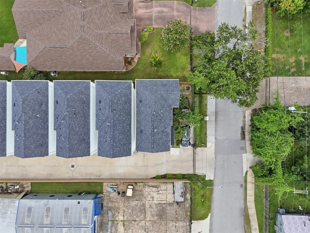 920 Thornton Rd, Houston, TX 77018