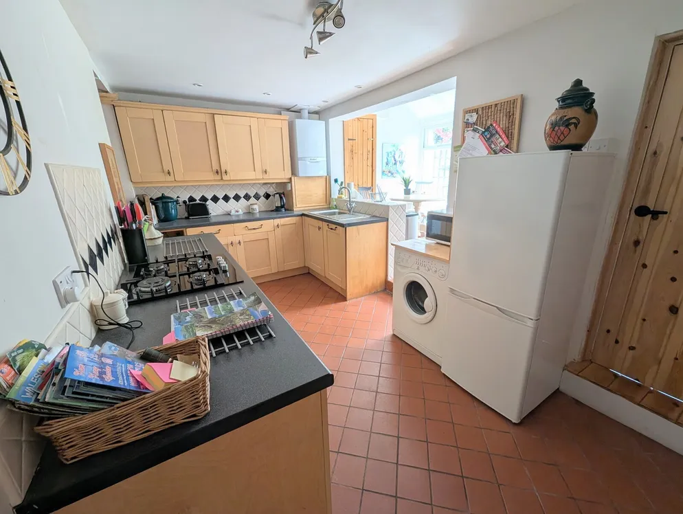 Property carousel item 6