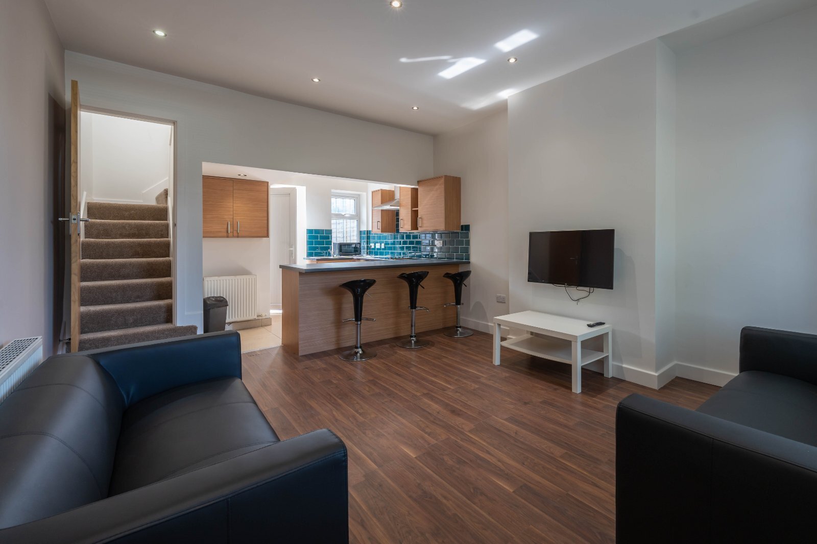 30 Victoria Street, Huddersfield, HD5 Image 1