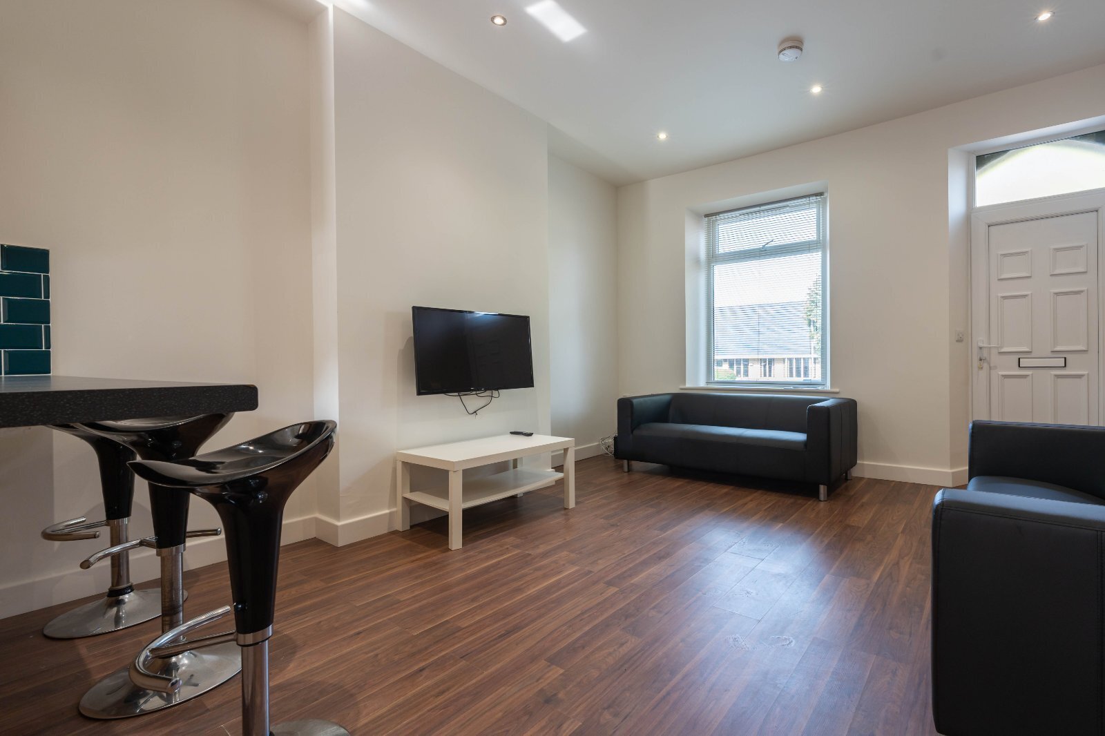 30 Victoria Street, Huddersfield, HD5 Image 2