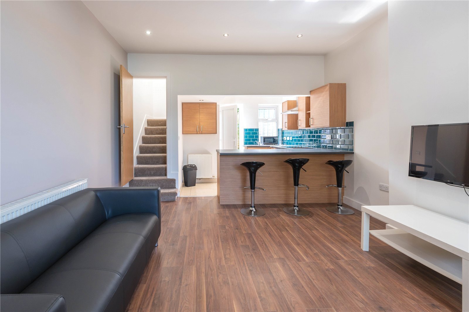 30 Victoria Street, Huddersfield, HD5 Image 3