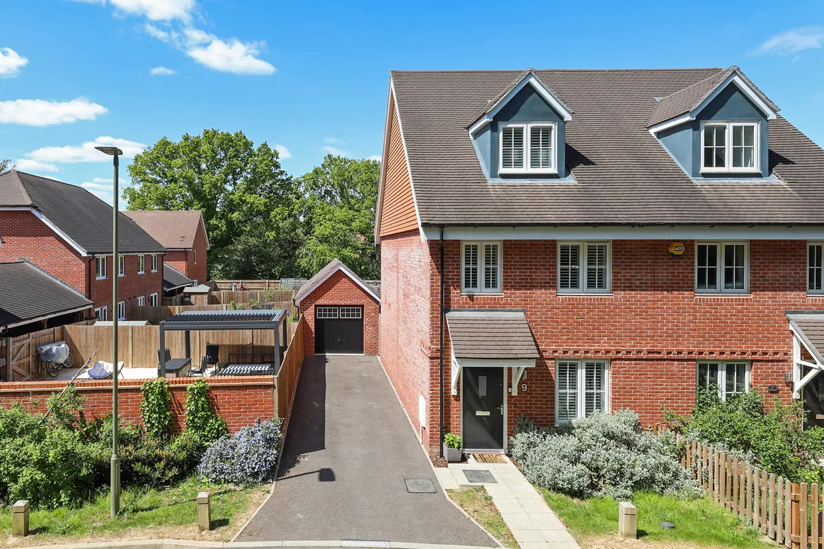 Tyrell Way, Horley, Surrey, RH6