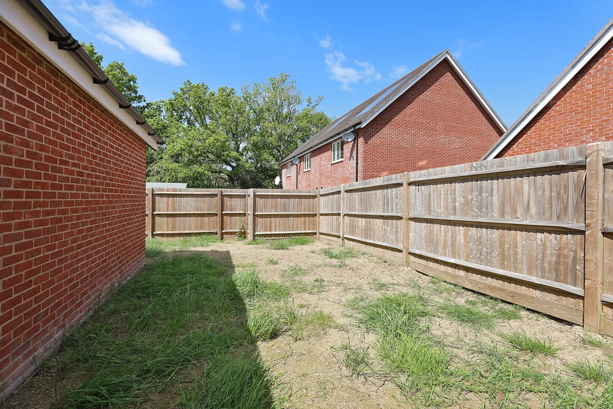 Tyrell Way, Horley, Surrey, RH6