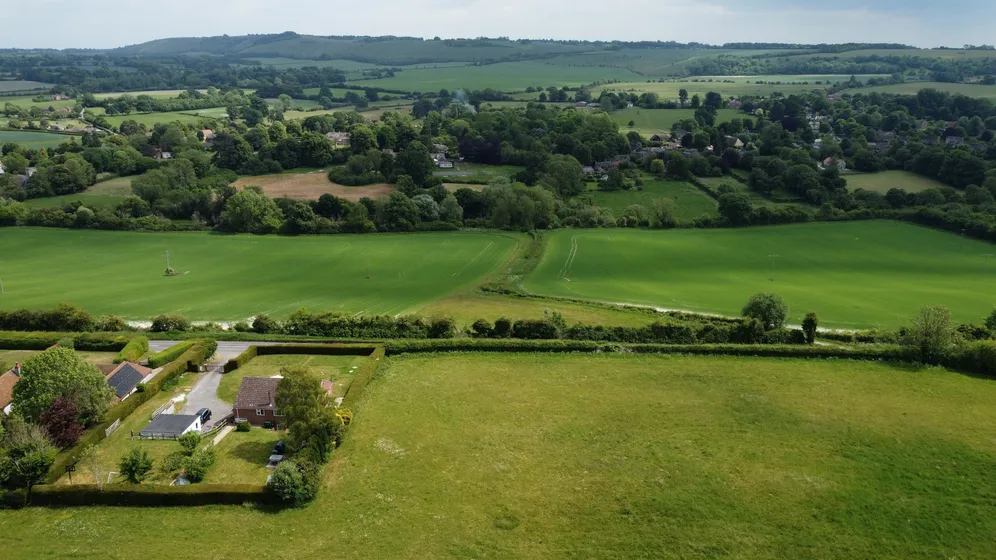 Shalbourne, Marlborough, SN8 photo 3