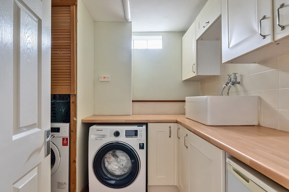 Shalbourne, Marlborough, SN8 photo 11