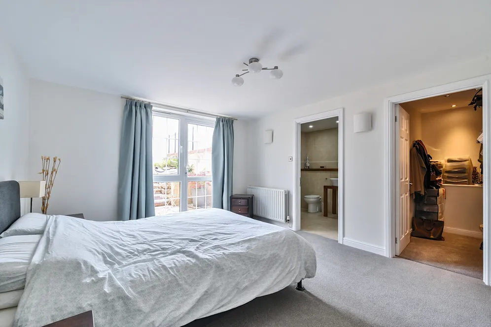 Shalbourne, Marlborough, SN8 photo 19