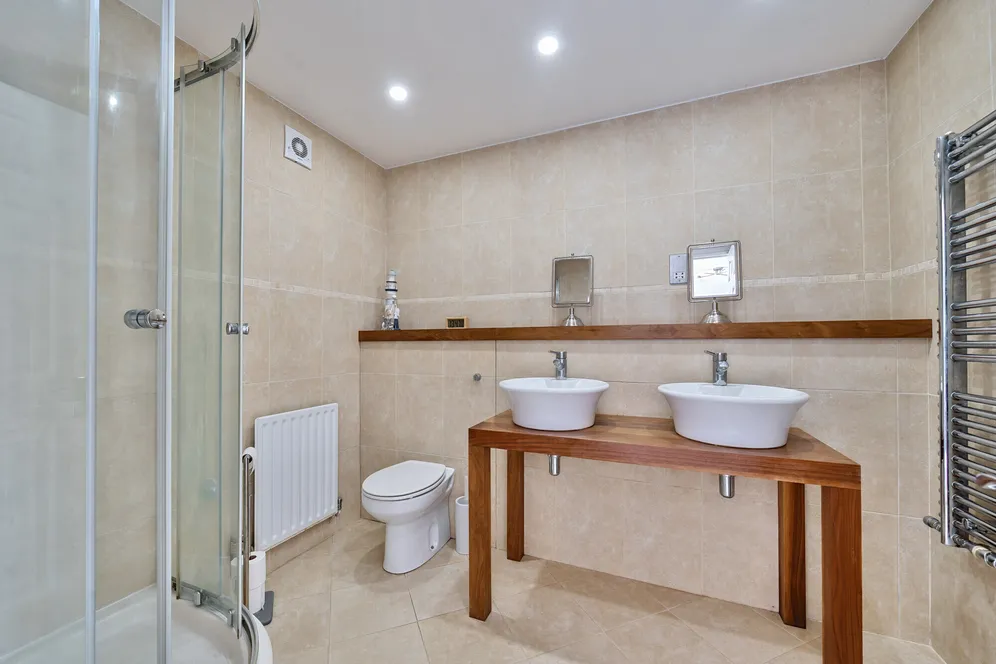 Shalbourne, Marlborough, SN8 photo 23
