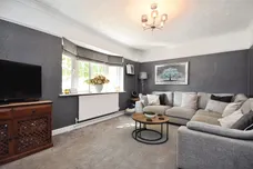 Danes Way, Pilgrims Hatch, BRENTWOOD