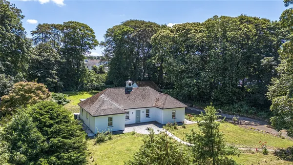 Holman Park, Camborne, TR14 photo 1