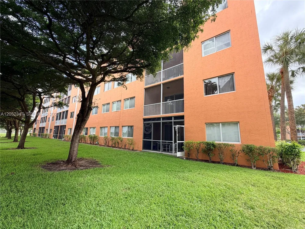 7735 Yardley Dr, Tamarac, FL 33321