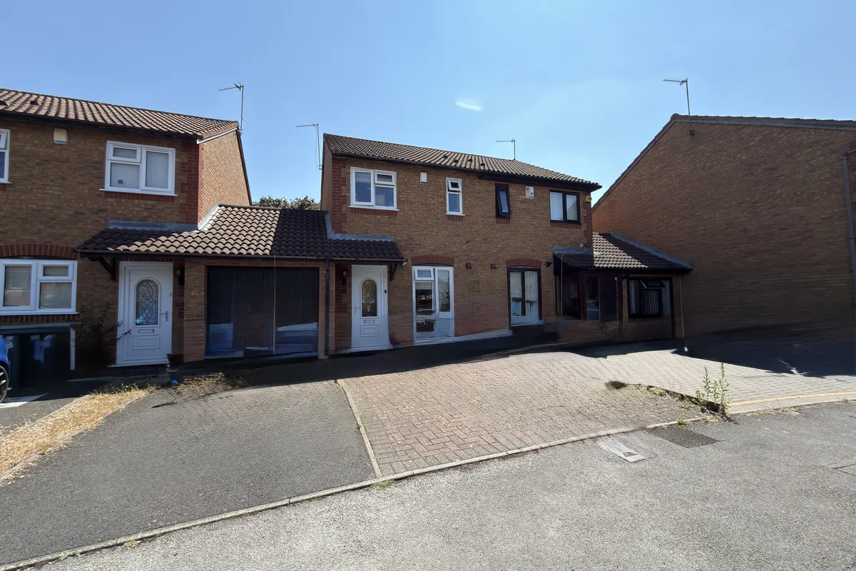 Avern Close, TIPTON