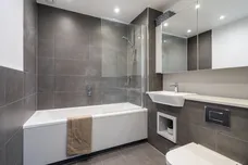 Avenue Road, London, W3 photo 6