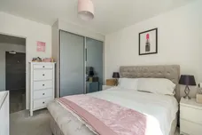 Avenue Road, London, W3 photo 10