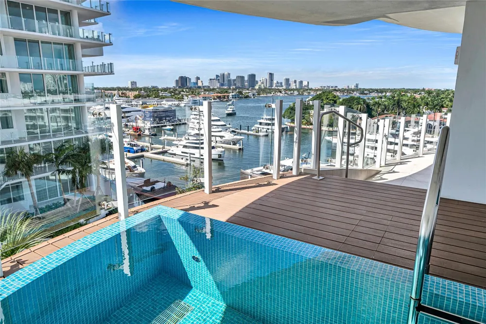 2241 SE 17th St, Fort Lauderdale, FL 33316