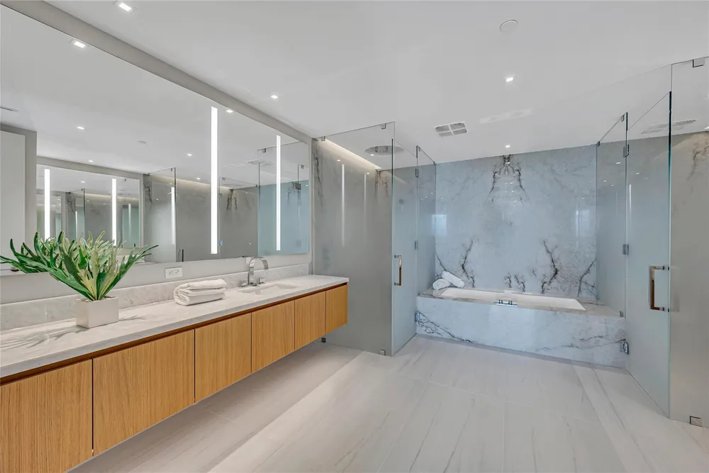2241 SE 17th St, Fort Lauderdale, FL 33316