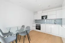East Ferry Road, E14 photo 3