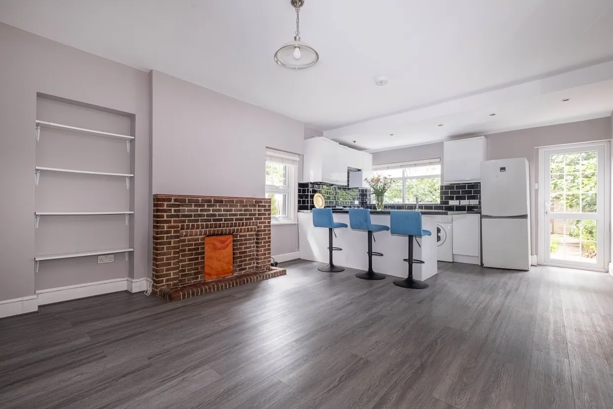 Fairmile Avenue London SW16 photo 1