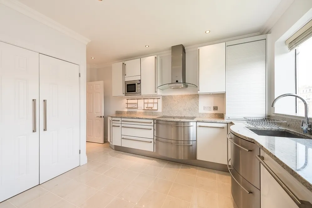 Avenue Road London NW8 photo 5