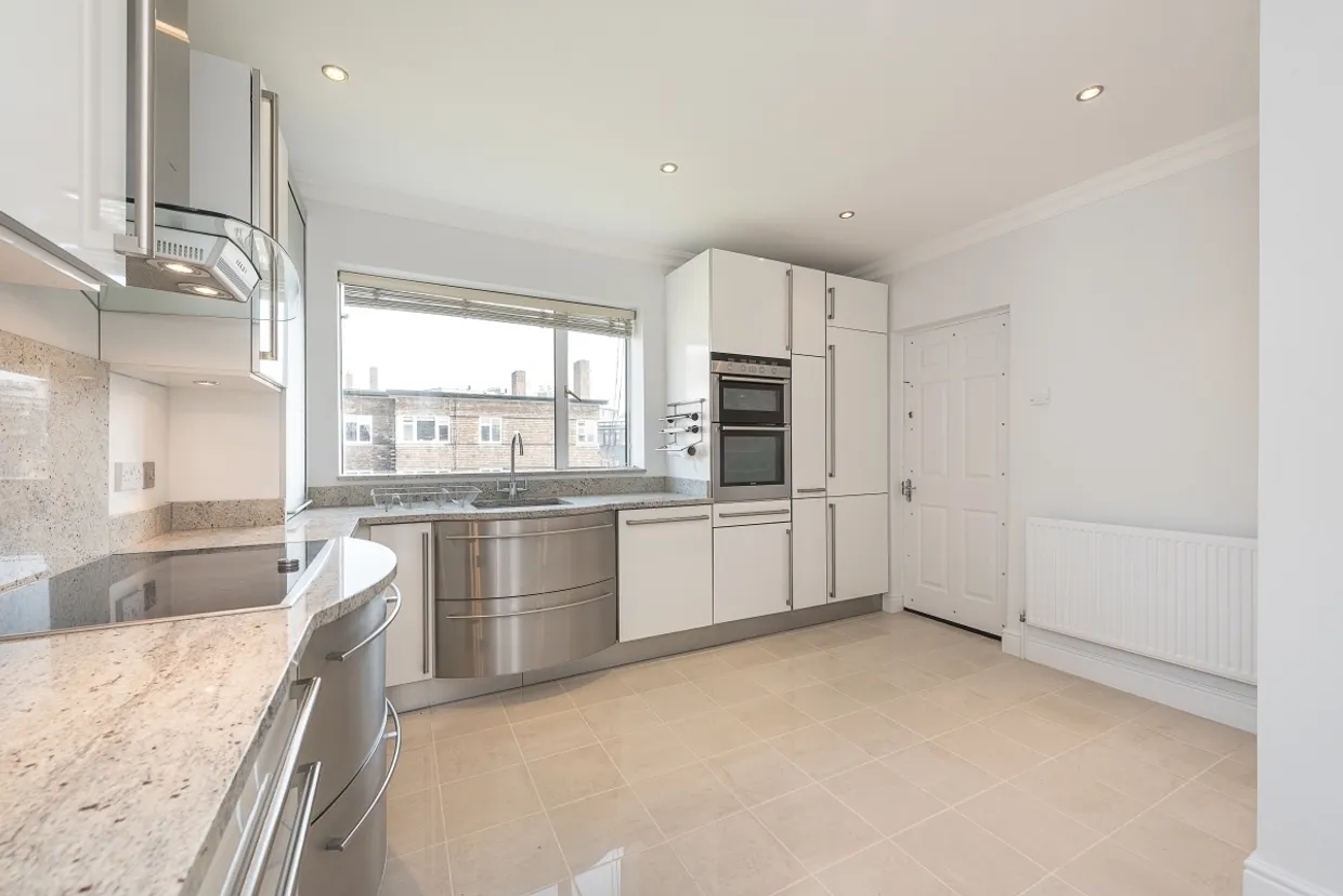 Avenue Road London NW8 photo 6