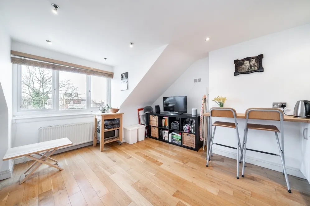 Fordwych Road London NW2 photo 10