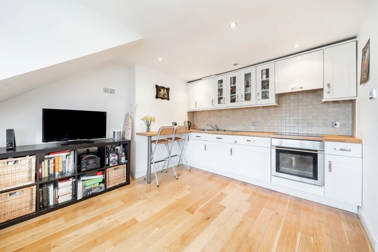 Fordwych Road London NW2 photo 12