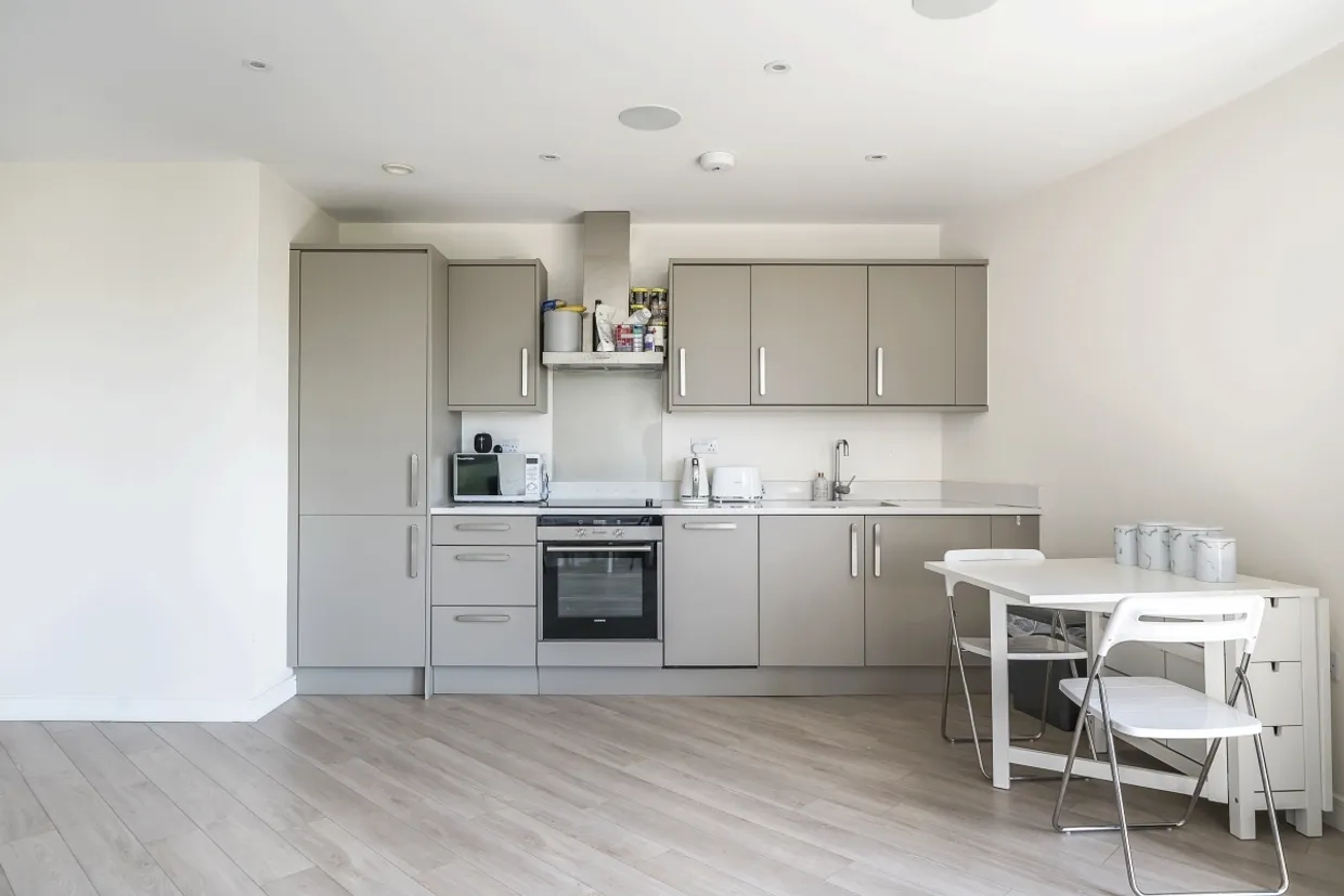 Friern Barnet Road London N11 photo 2