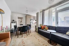2 Dollis Valley Drive, High Barnet, EN5 photo 2